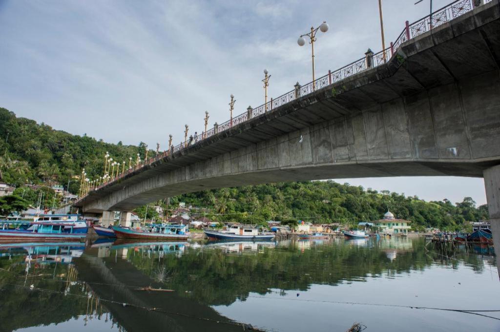 Jesnic Hotel Padang  Bagian luar foto